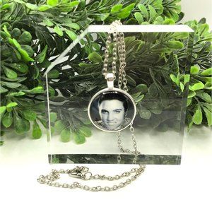 Necklace bubble pendant with Elvis photo silver tone 20" length